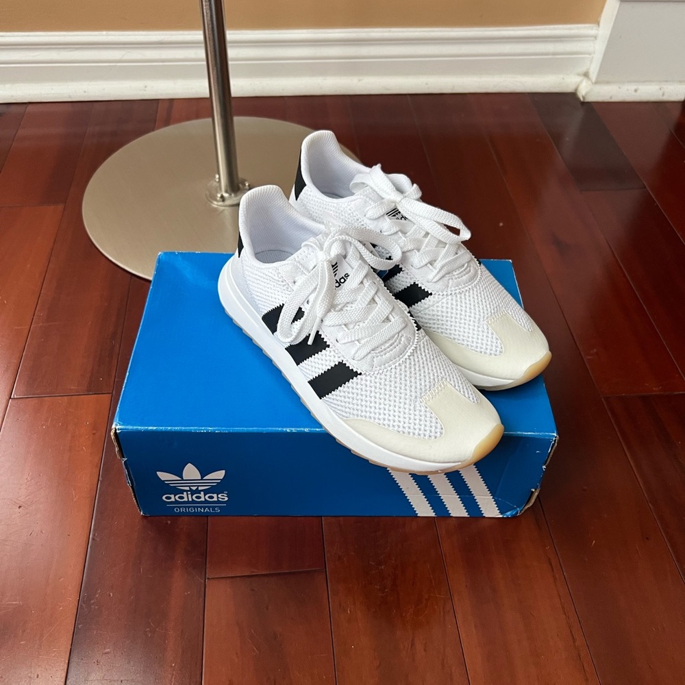 Adidas Originals Flashback White Sneaker